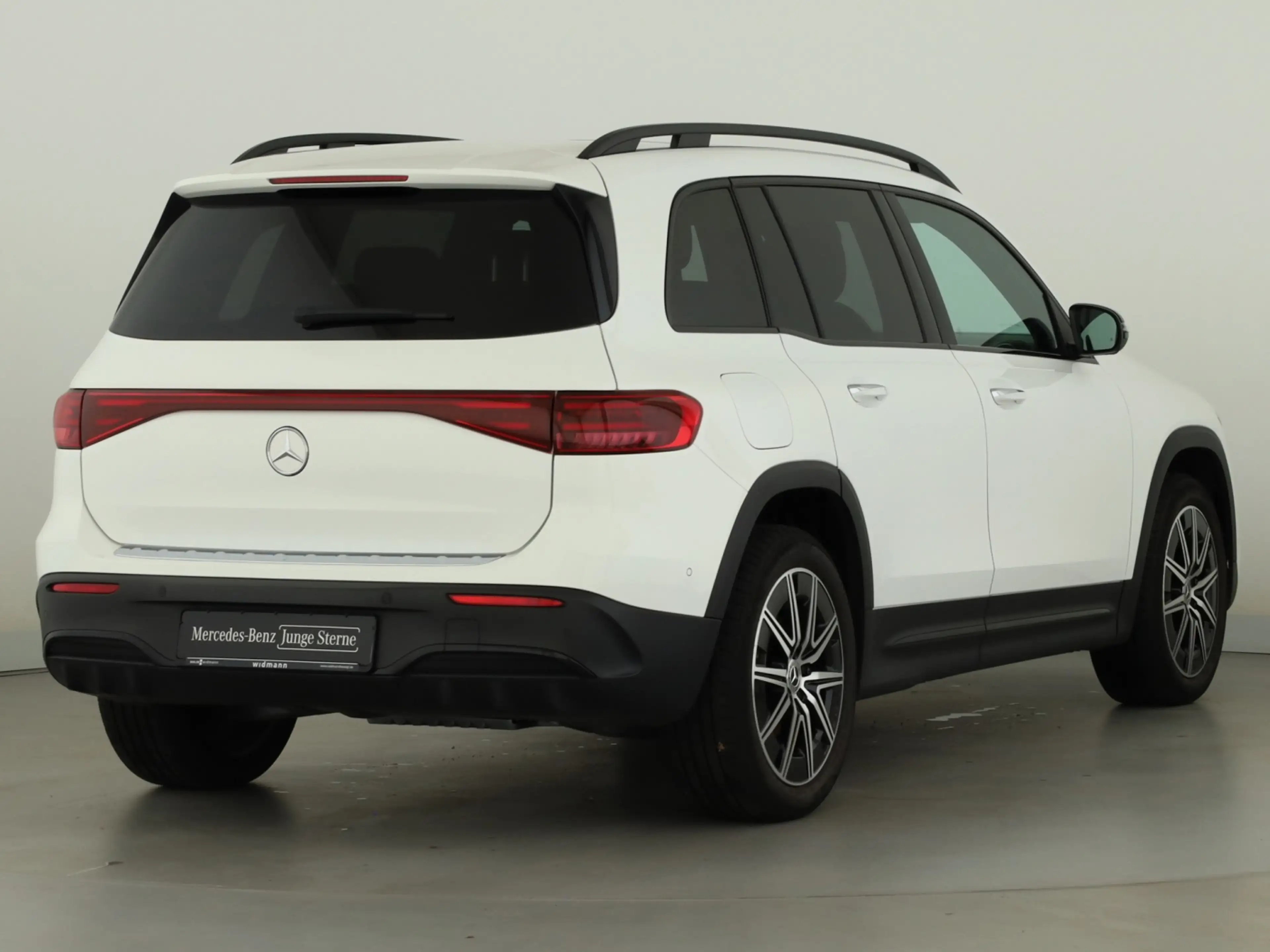 Mercedes-Benz EQB 300 4M *AMG-Line Premium*Panorama*Burmester* — photo 2