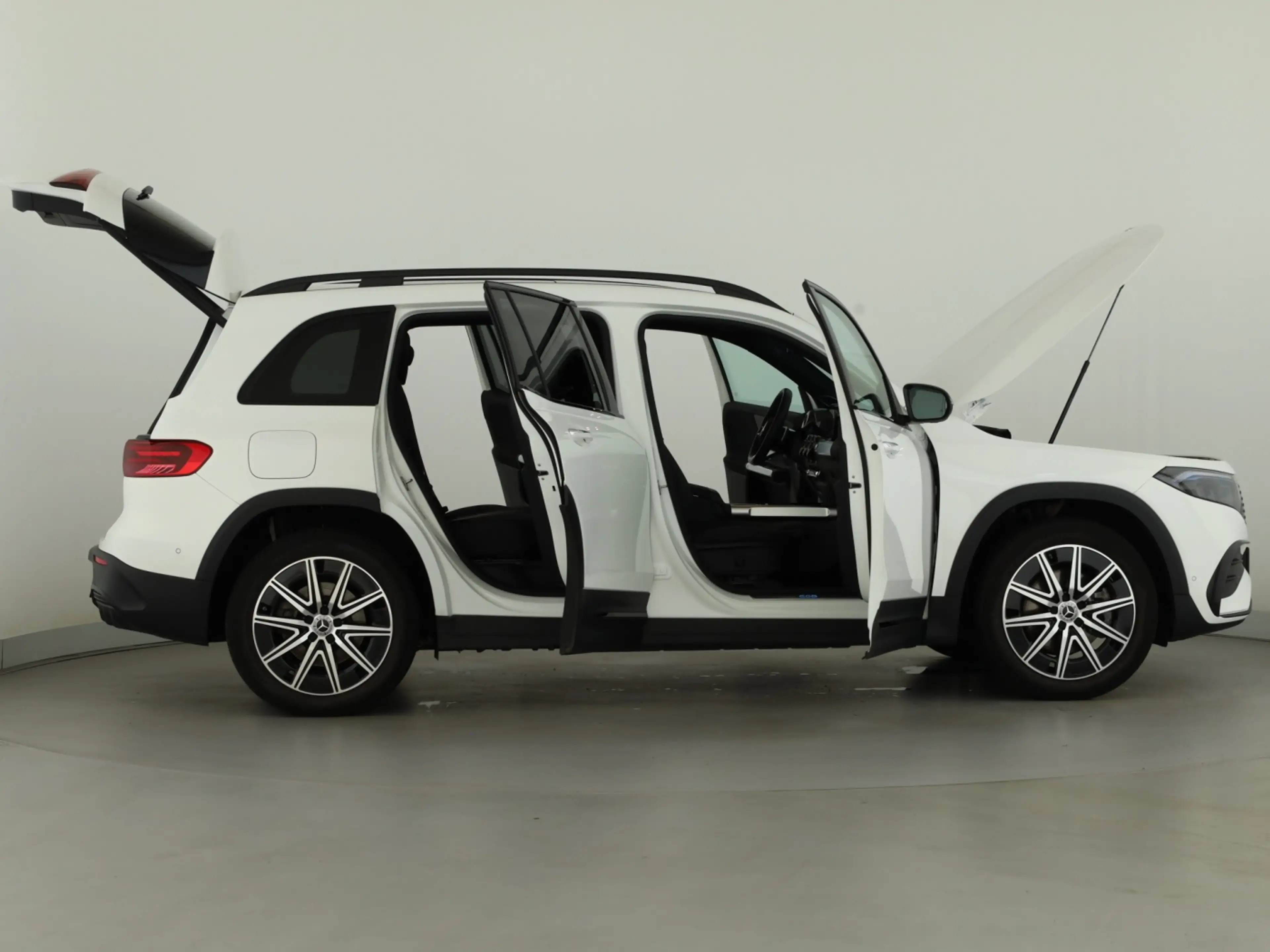 Mercedes-Benz EQB 300 4M *AMG-Line Premium*Panorama*Burmester* — photo 8