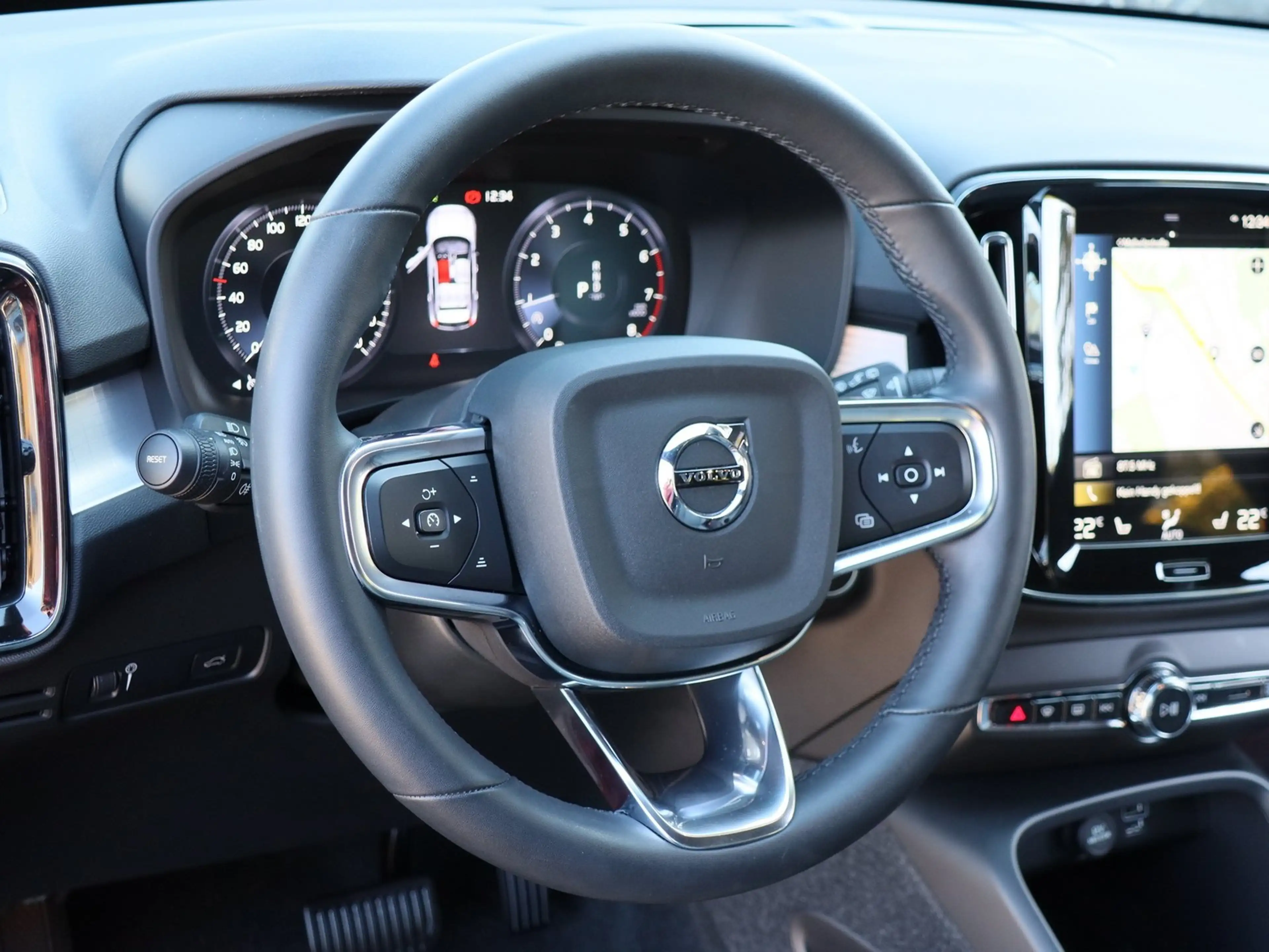 Volvo XC40 T2 Core Aut. Navi*PDC*LED — photo 9