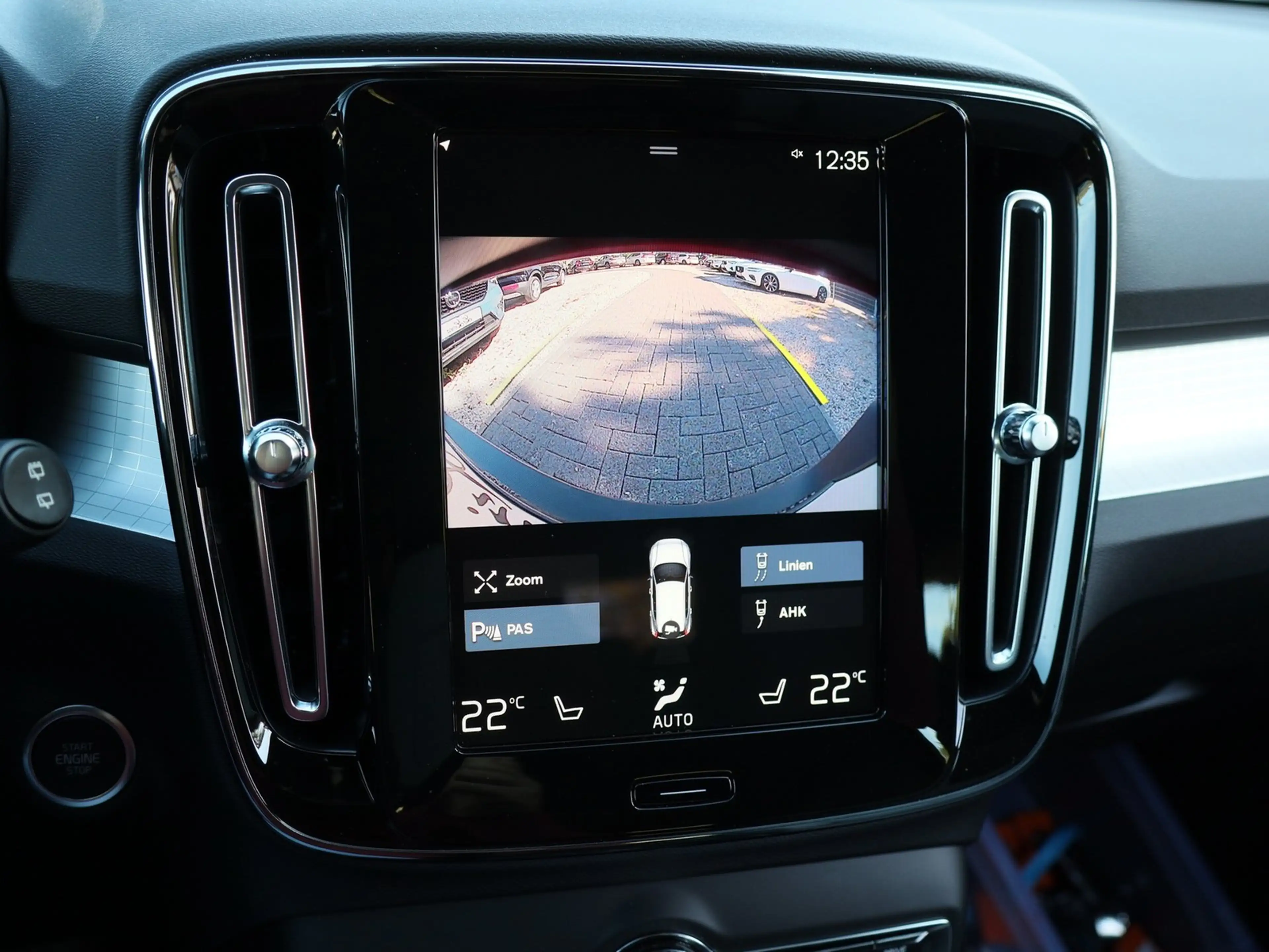 Volvo XC40 T2 Core Aut. Navi*PDC*LED — photo 12