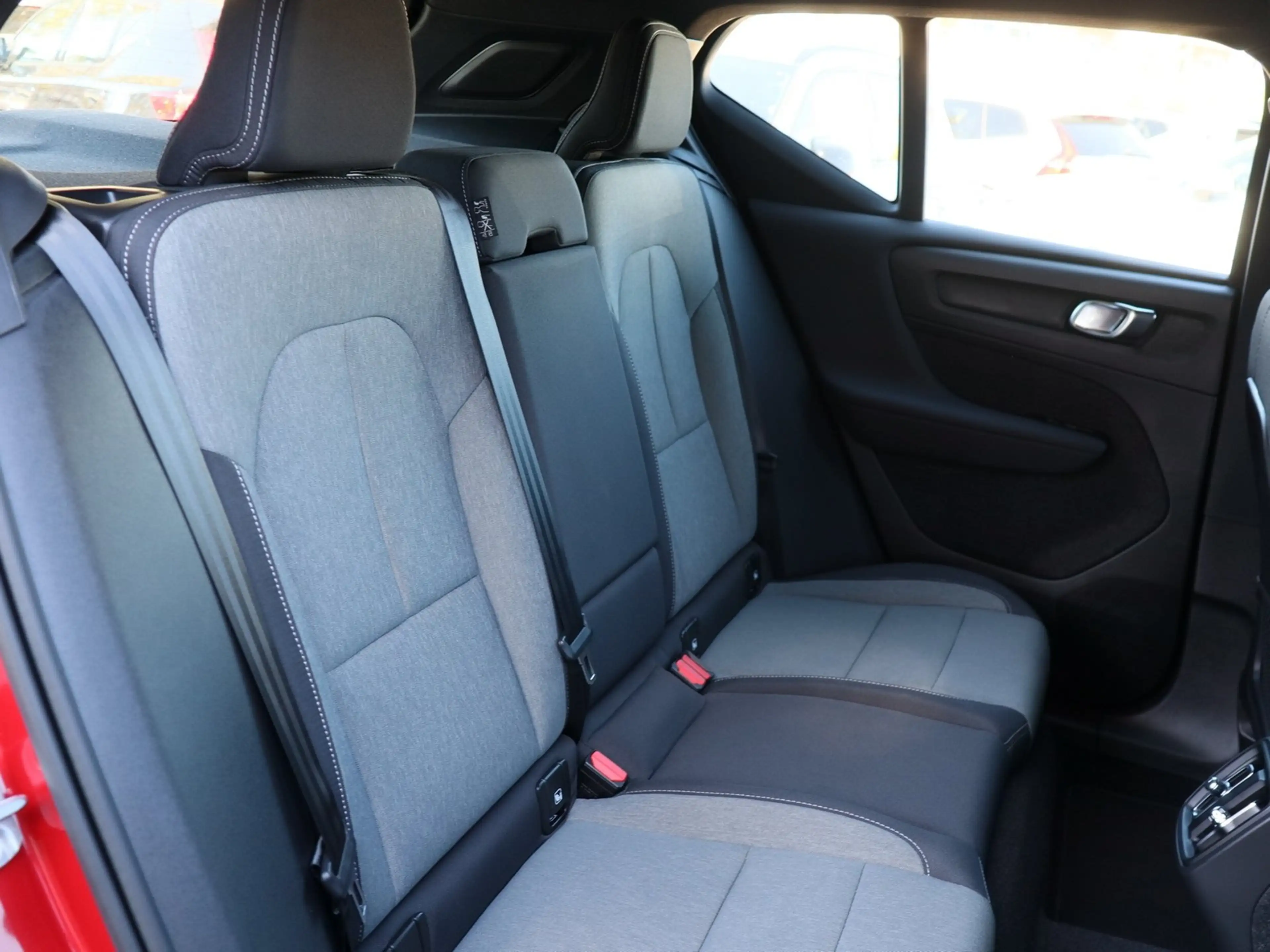 Volvo XC40 T2 Core Aut. Navi*PDC*LED — photo 4