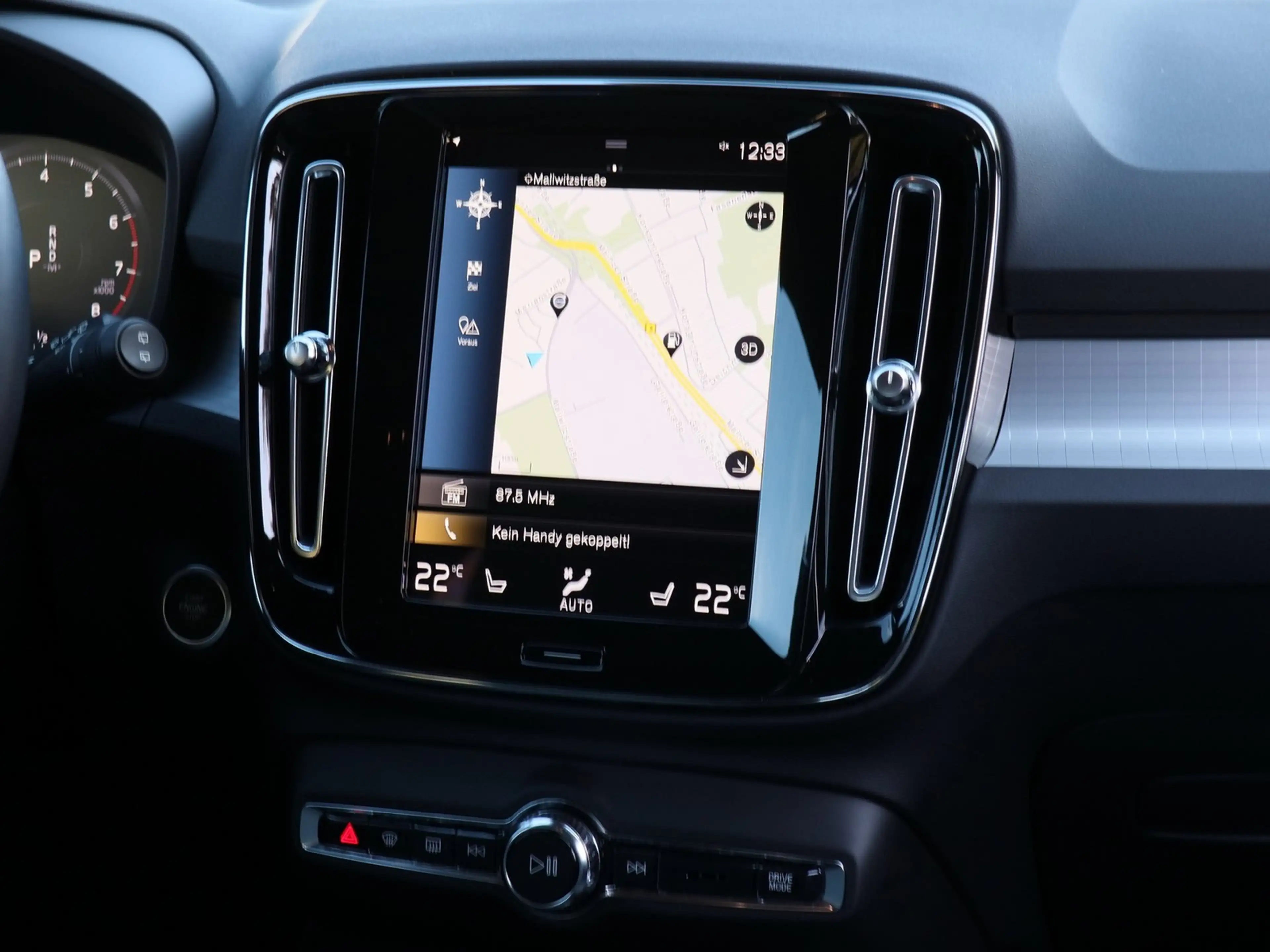 Volvo XC40 T2 Core Aut. Navi*PDC*LED — photo 7
