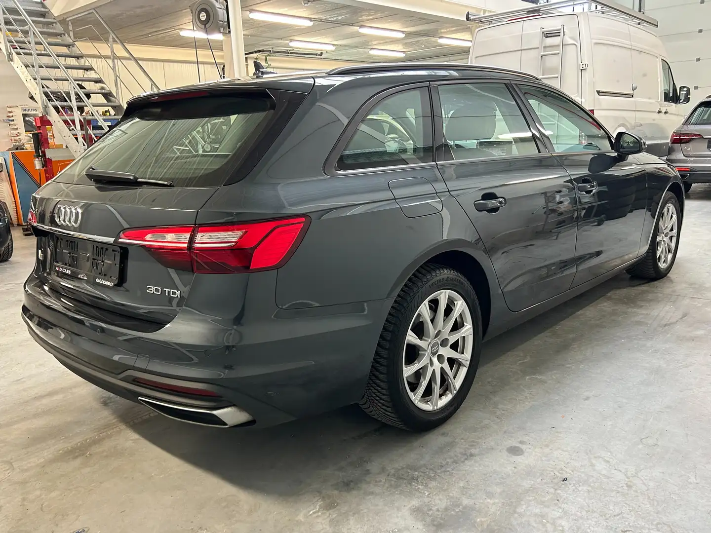 Audi A4 Avant 30 TDi S-tronic /AUTOMATIQUE -NAVI -GARANTIE Gris - 2