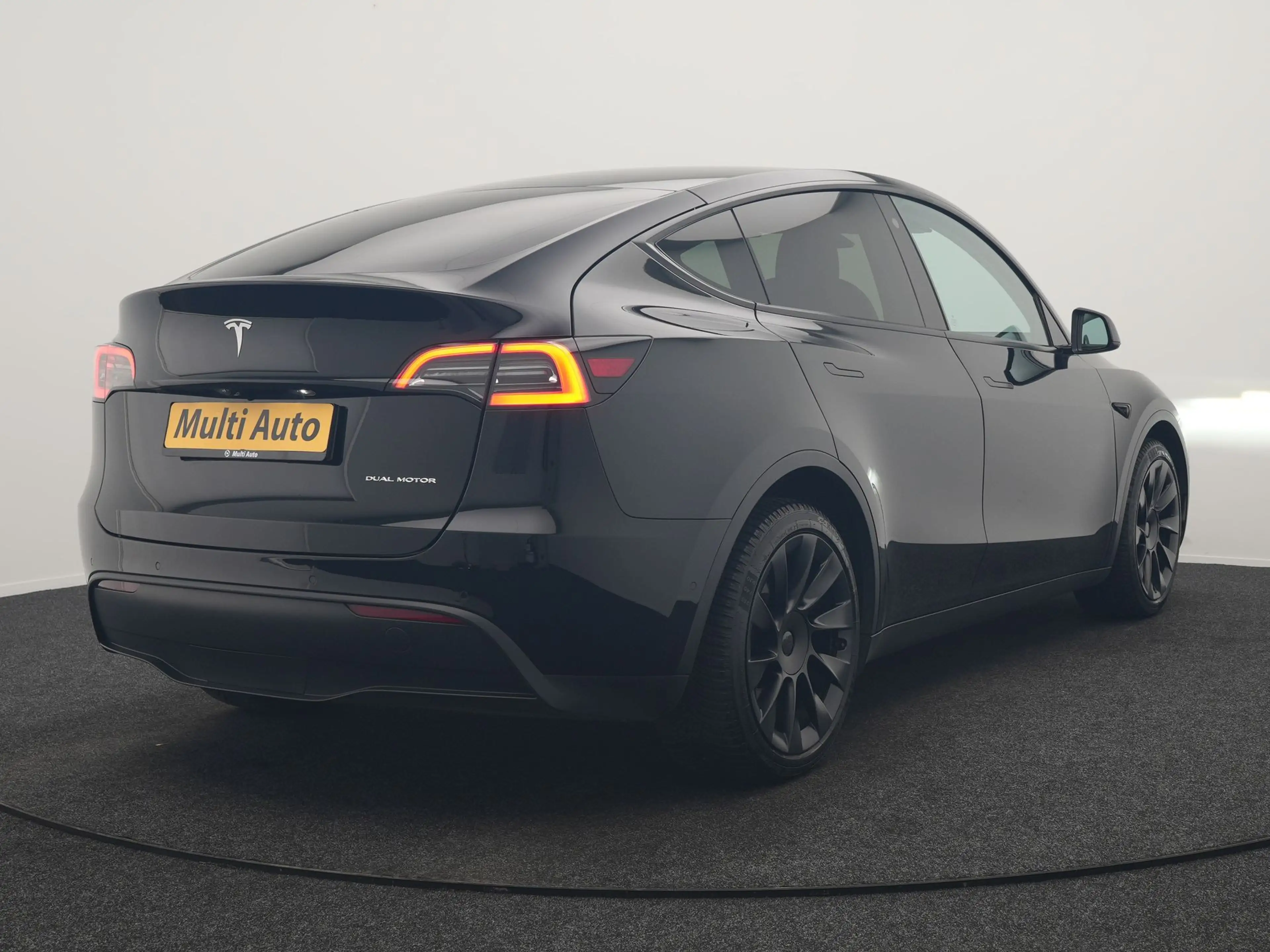 Tesla Model Y Dual Motor Long Range AWD 441 pk | Trekhaak Afn. | — photo 3