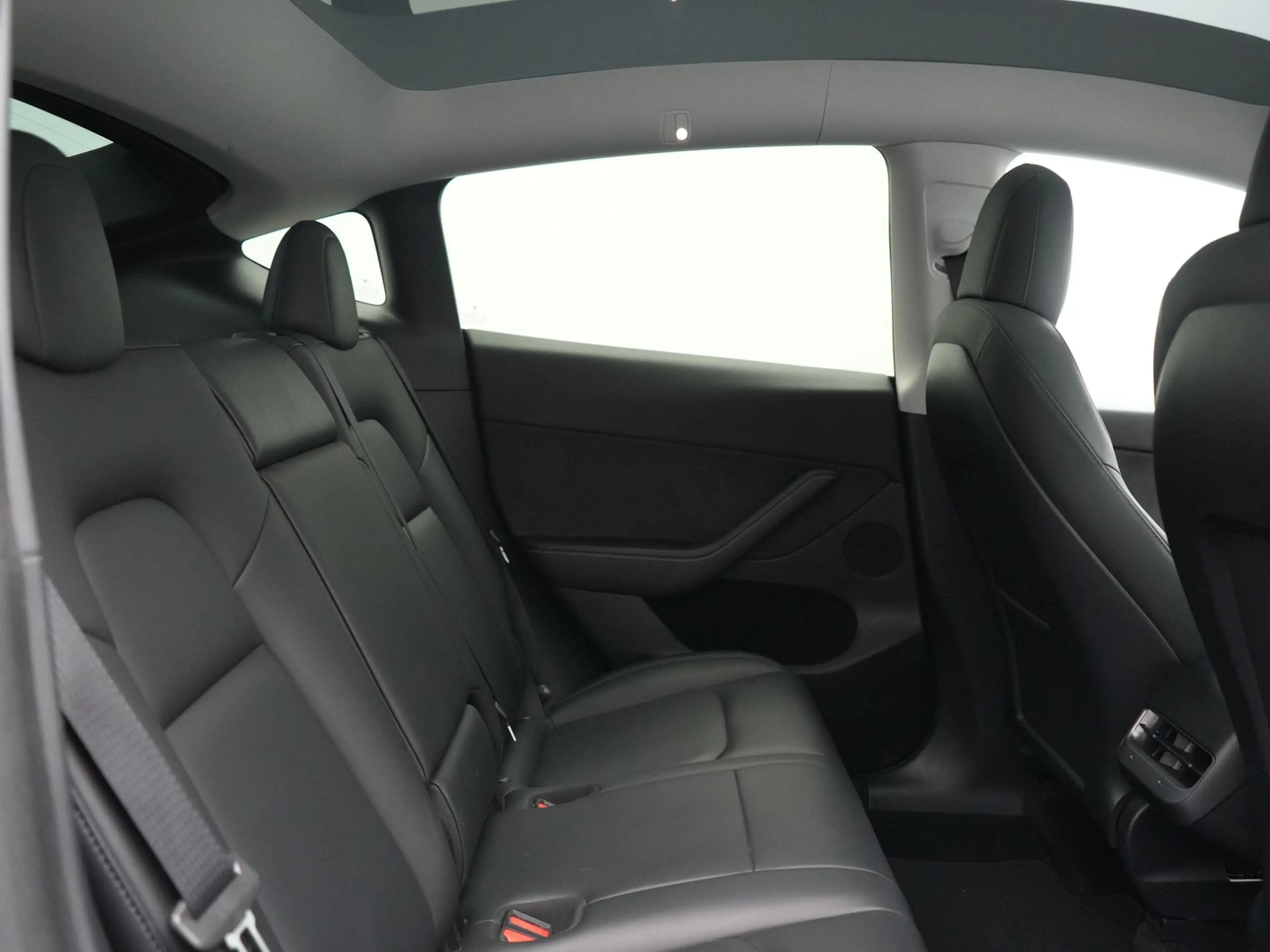 Tesla Model Y Dual Motor Long Range AWD 441 pk | Trekhaak Afn. | — photo 6