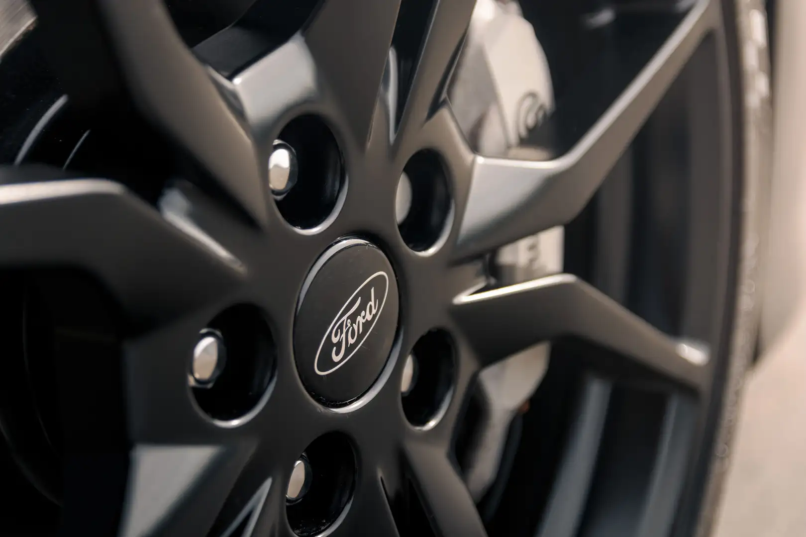 Ford Focus RS 2.3 / MANUAL / SPORT SEATS / FULL SERVICE / VAT Zwart - 2