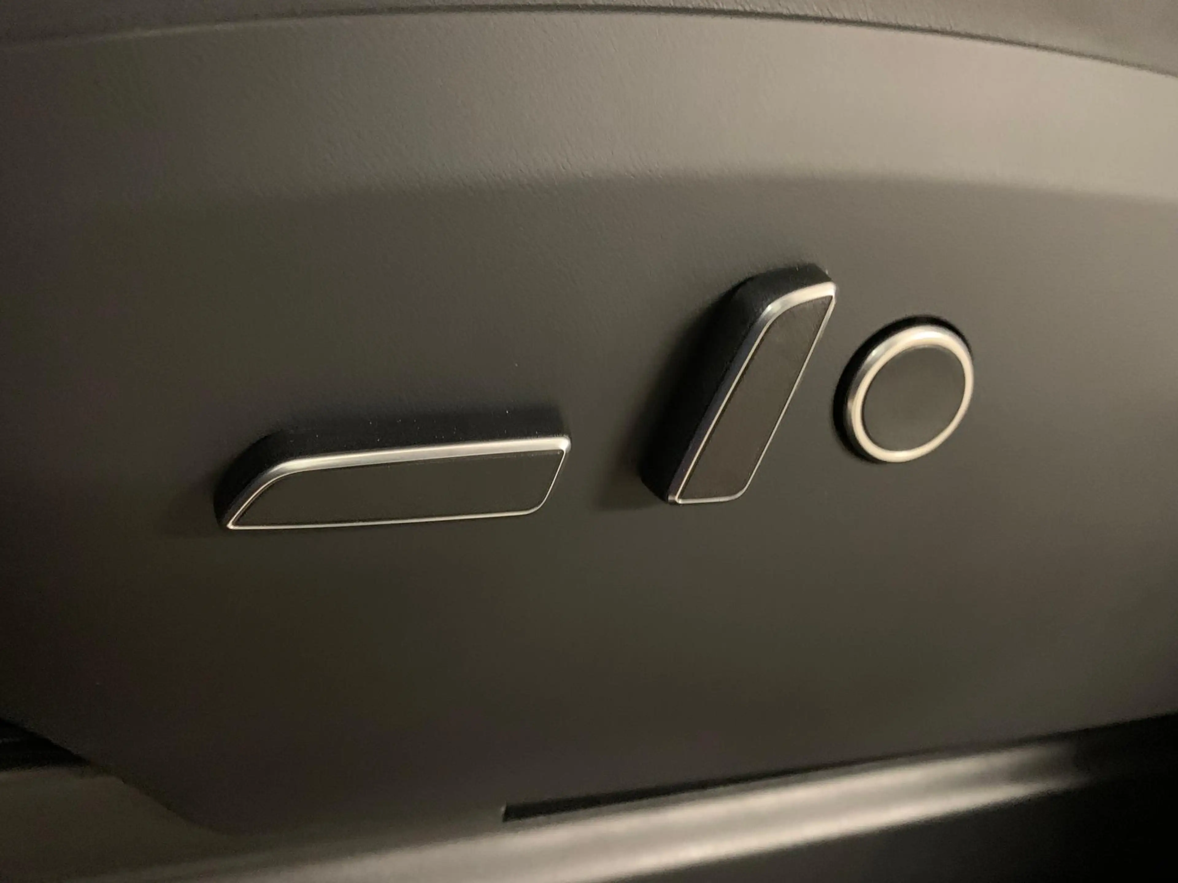 Tesla Model X PLAID AWD 6 Sitze/22Z/LUFT/AHK/AUTOPILOT — photo 12