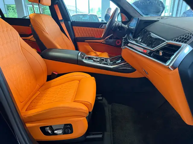 BMW X7 view 12