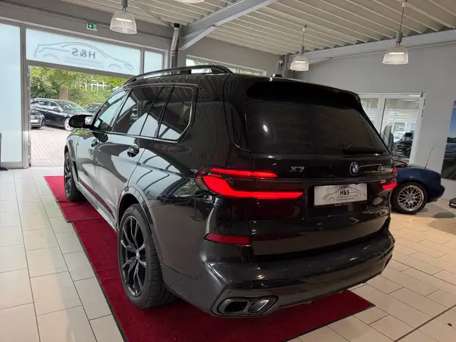 BMW X7 view 7