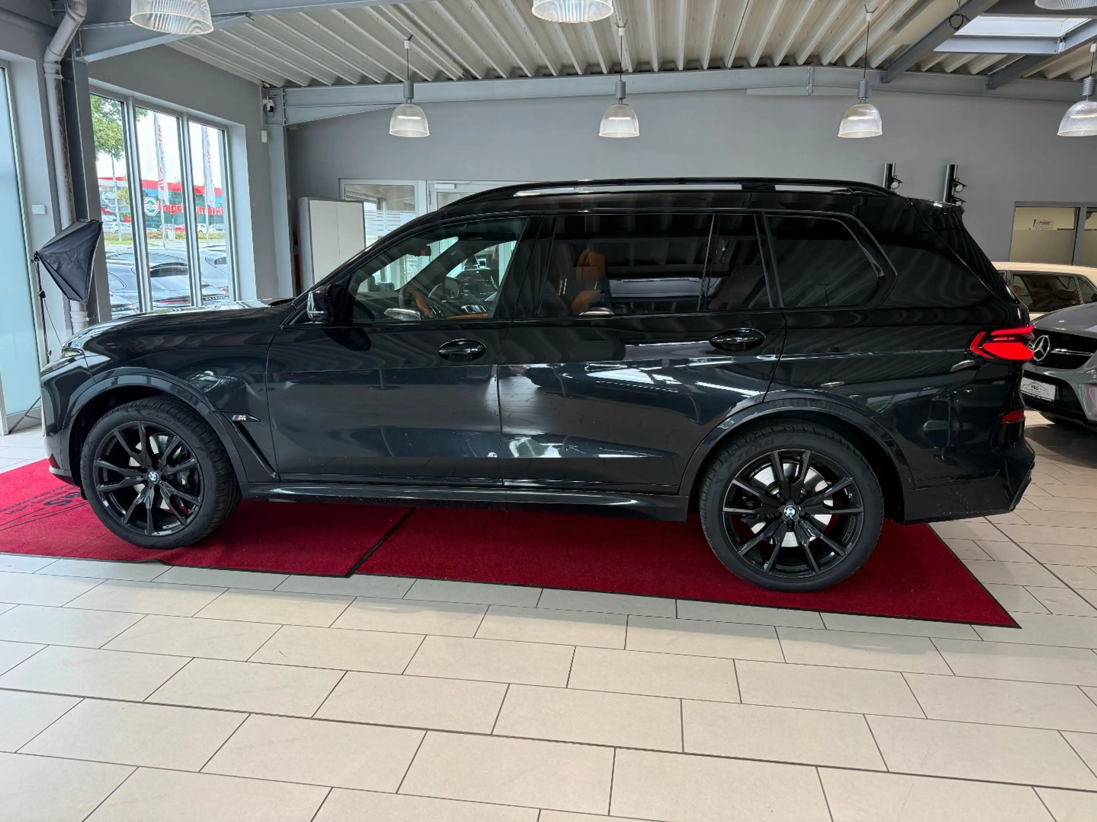 BMW X7 xDrive M60 i*Panorama*AHK*7Sitzer — photo 8