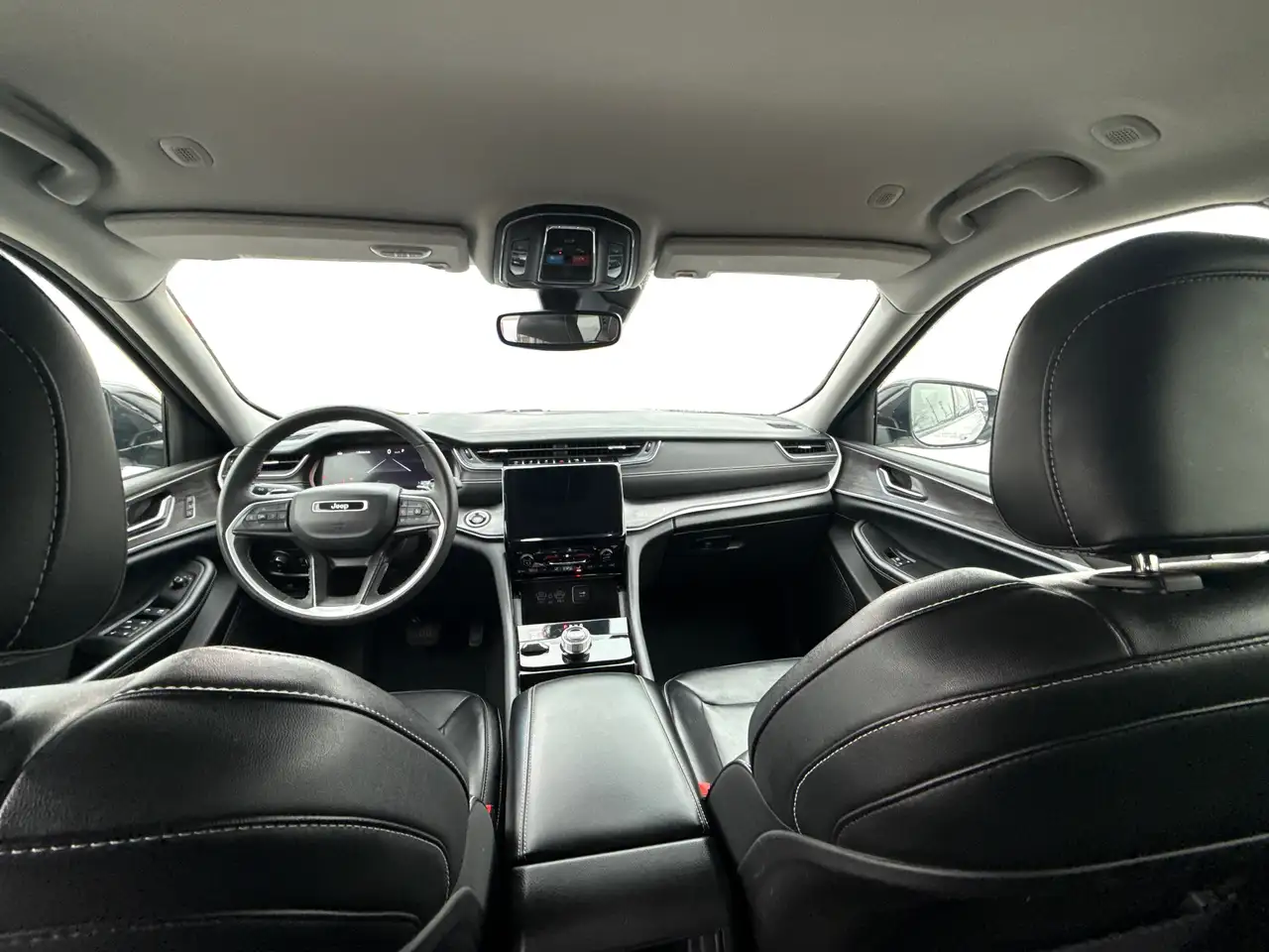Jeep Grand Cherokee снимка Jeep Grand Cherokee