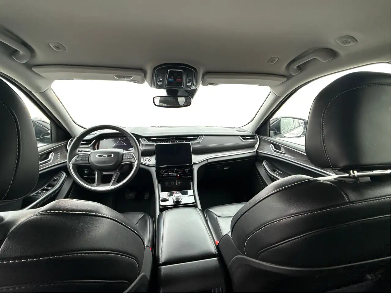 Jeep Grand Cherokee снимка Jeep Grand Cherokee