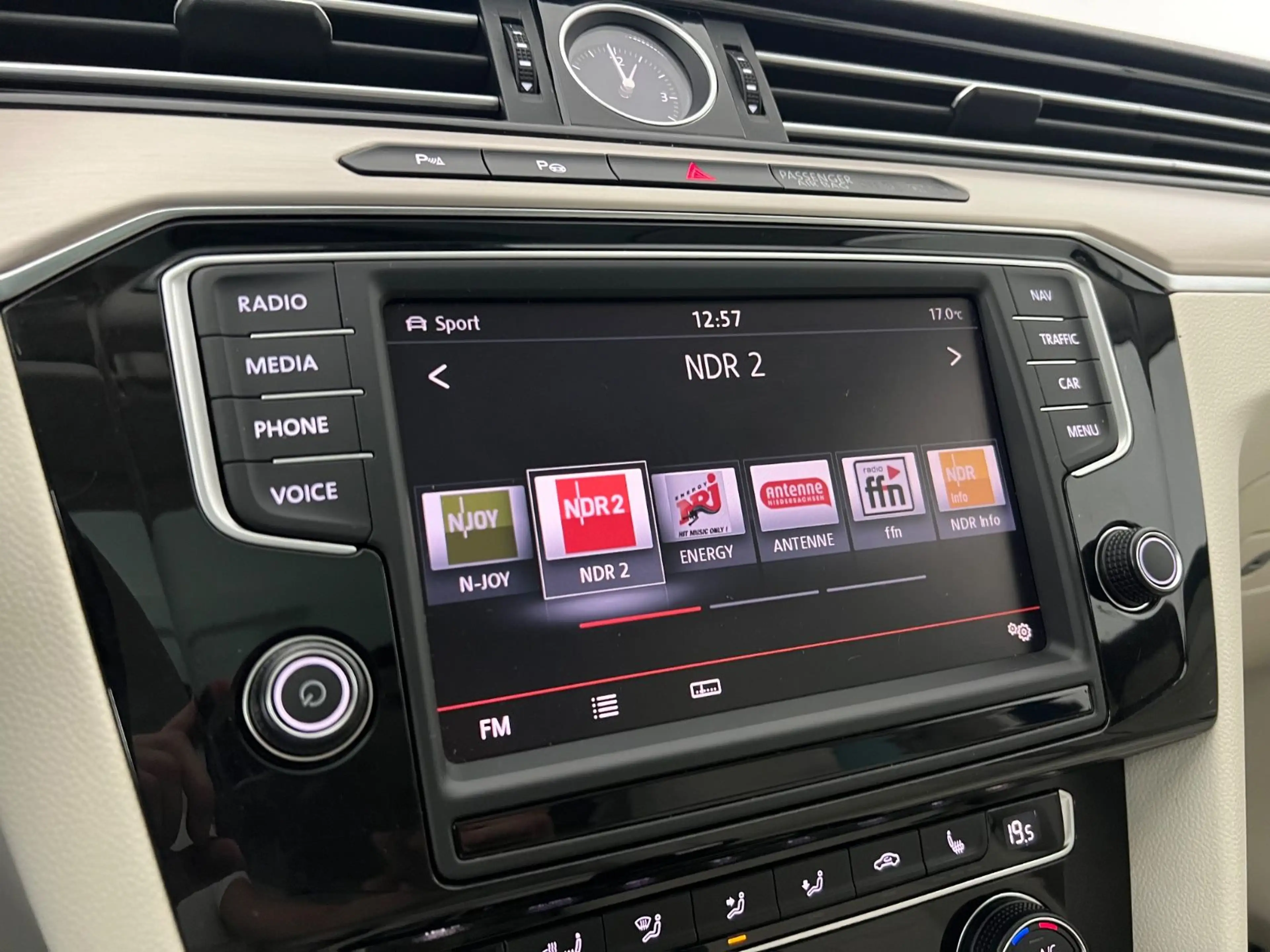 Volkswagen Passat Alltrack Passat Highline/ 4x4/ DYNAUDIO/ MASSAGE/ AHK/ — photo 26