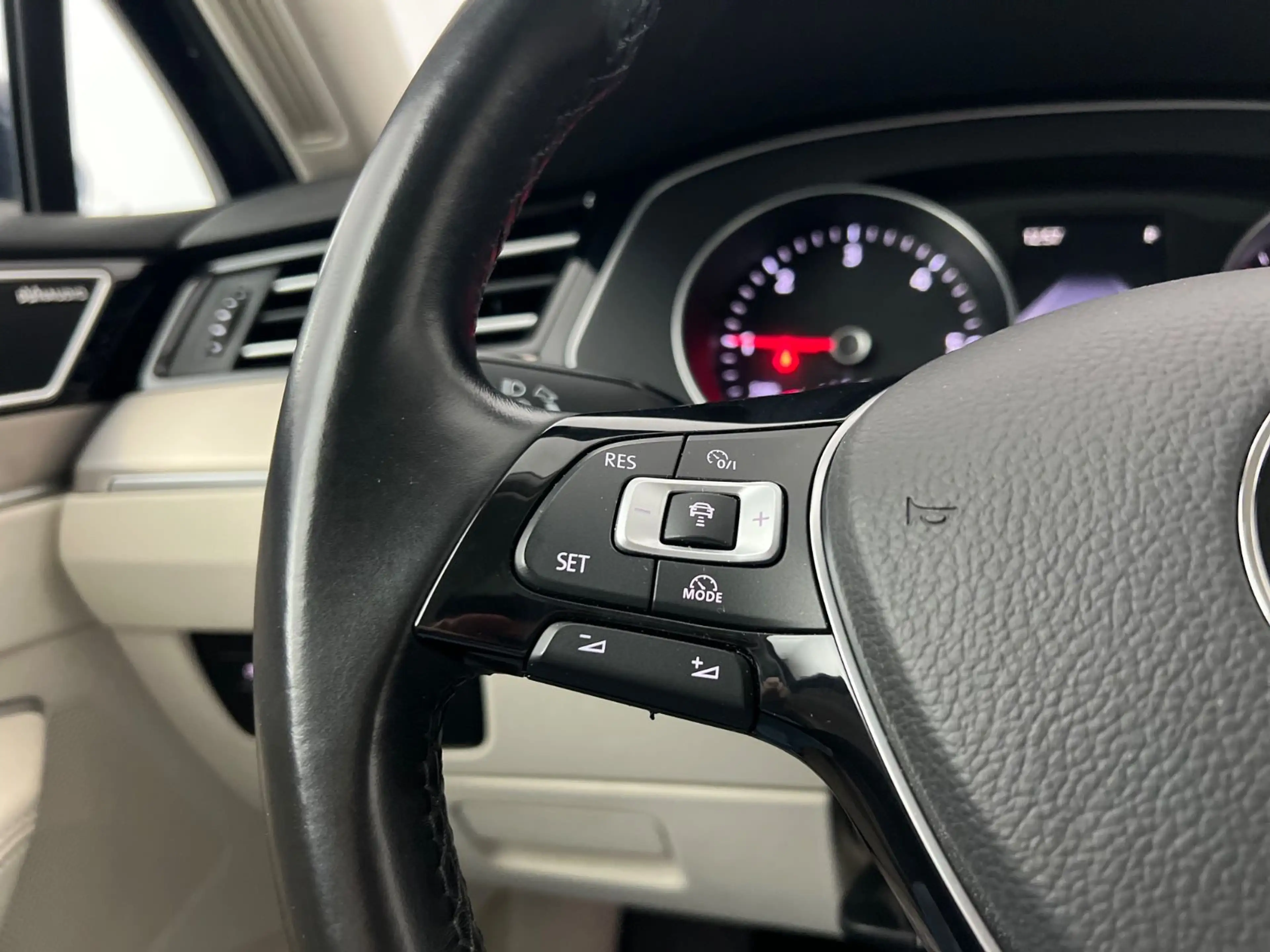 Volkswagen Passat Alltrack Passat Highline/ 4x4/ DYNAUDIO/ MASSAGE/ AHK/ — photo 21