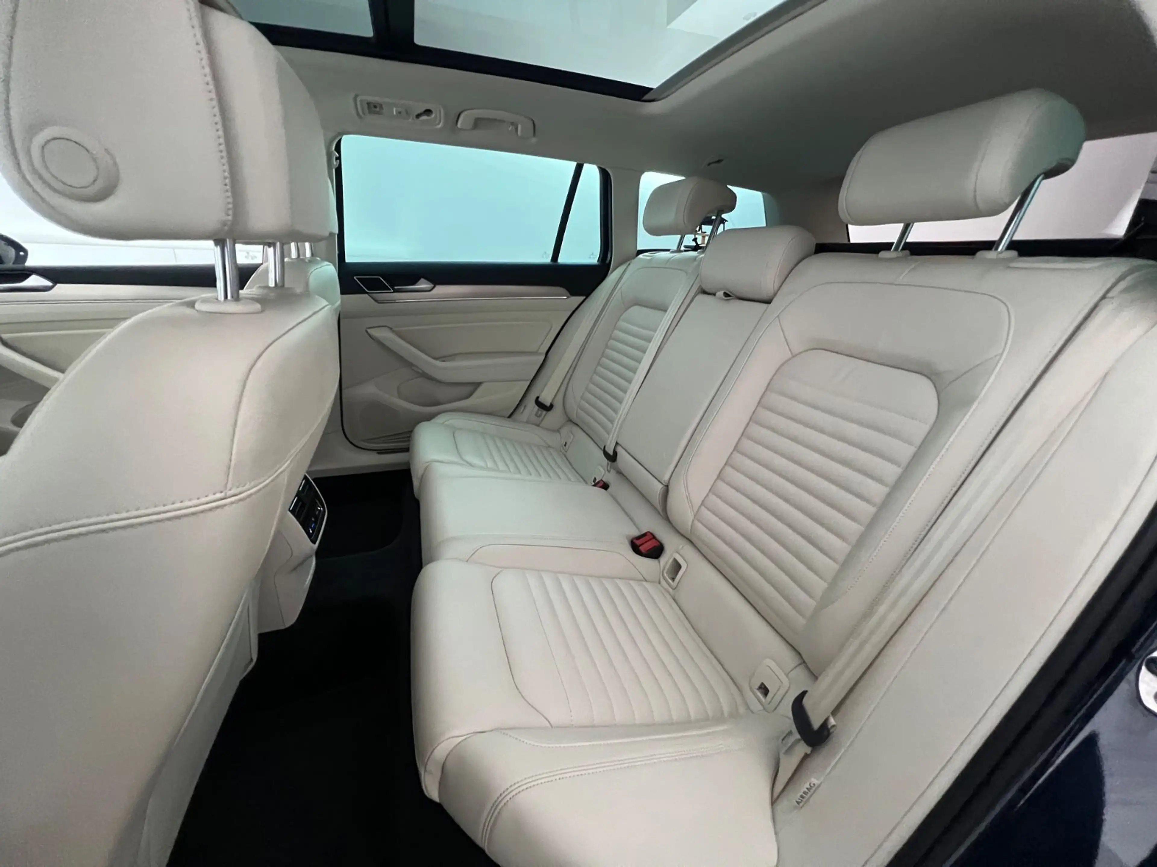 Volkswagen Passat Alltrack Passat Highline/ 4x4/ DYNAUDIO/ MASSAGE/ AHK/ — photo 10