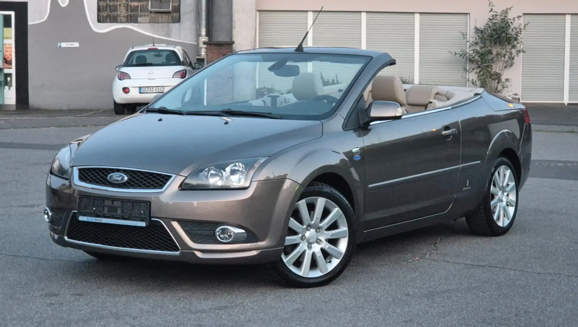 Ford Focus Cabrio Titanium 2.0 LEDER /SHZ /PDC /TEMPO Brun - 2