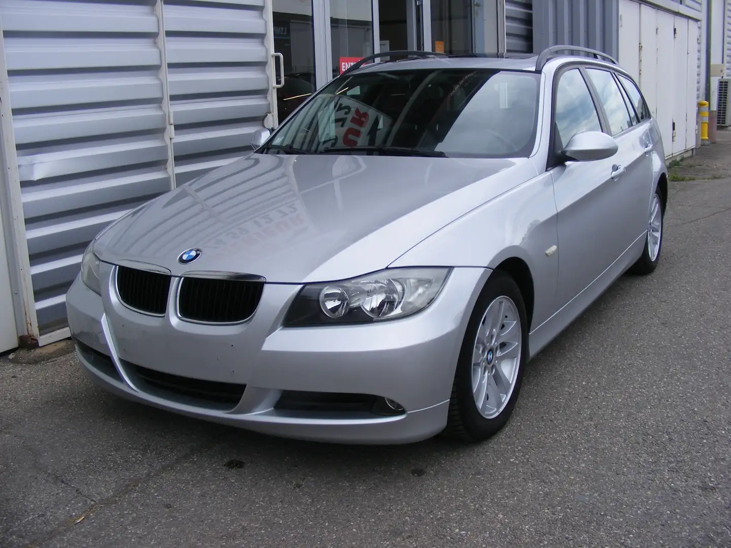 BMW 318 (E91) 318D 122CH CONFORT Gris - 1