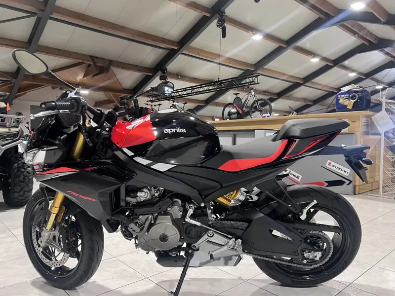 Aprilia Tuono - foto 5