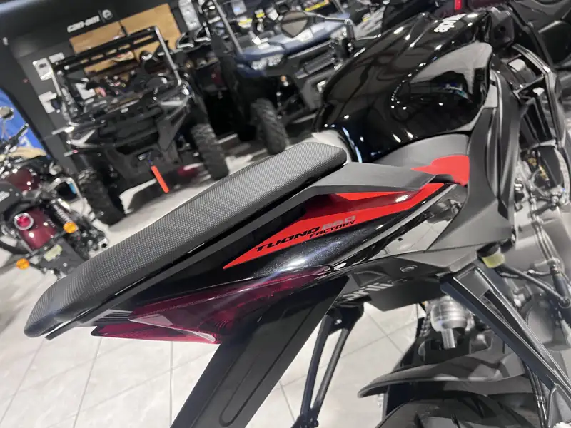 Aprilia Tuono - foto 6