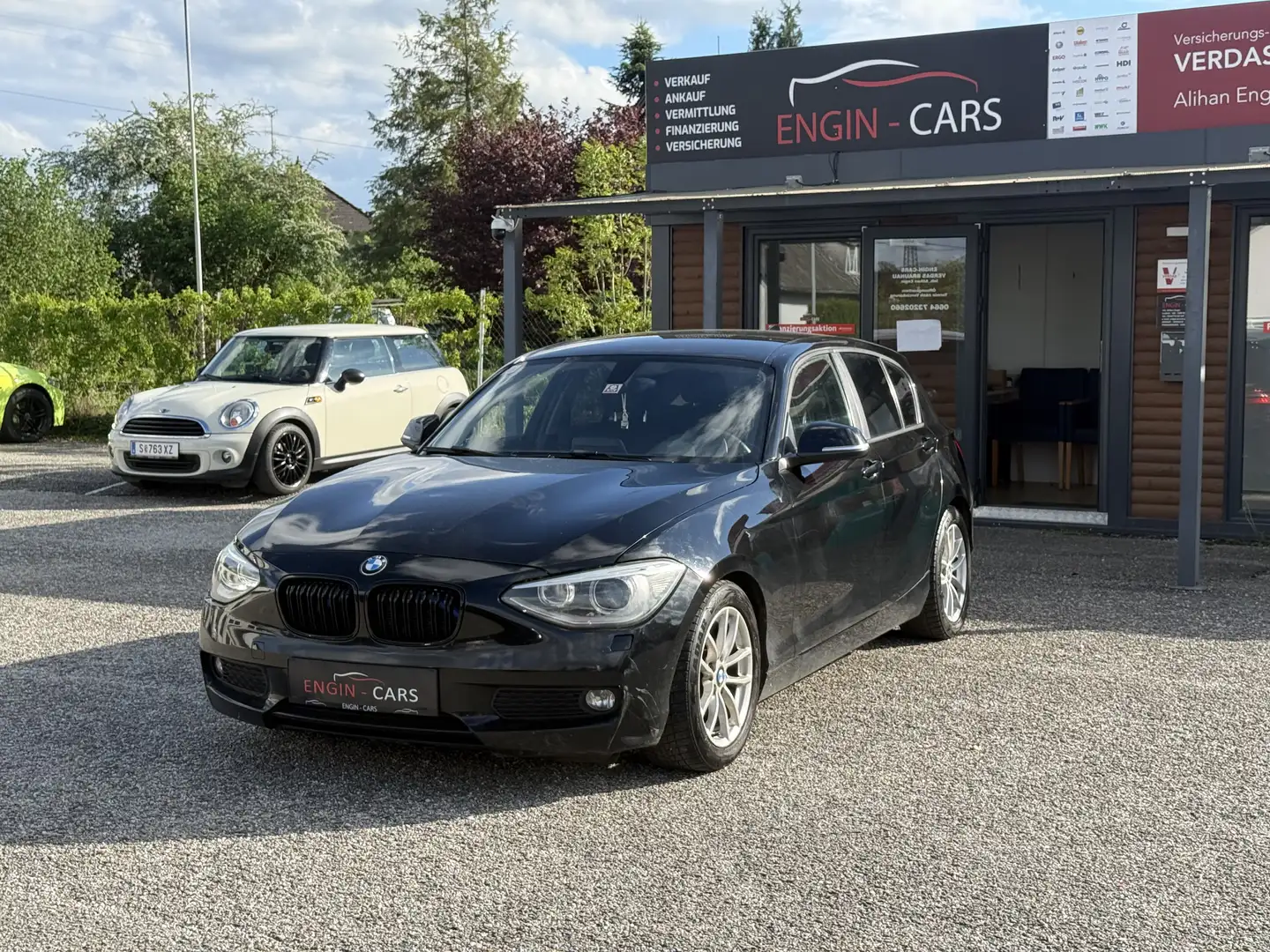BMW 116 116d Aut Schwarz - 1