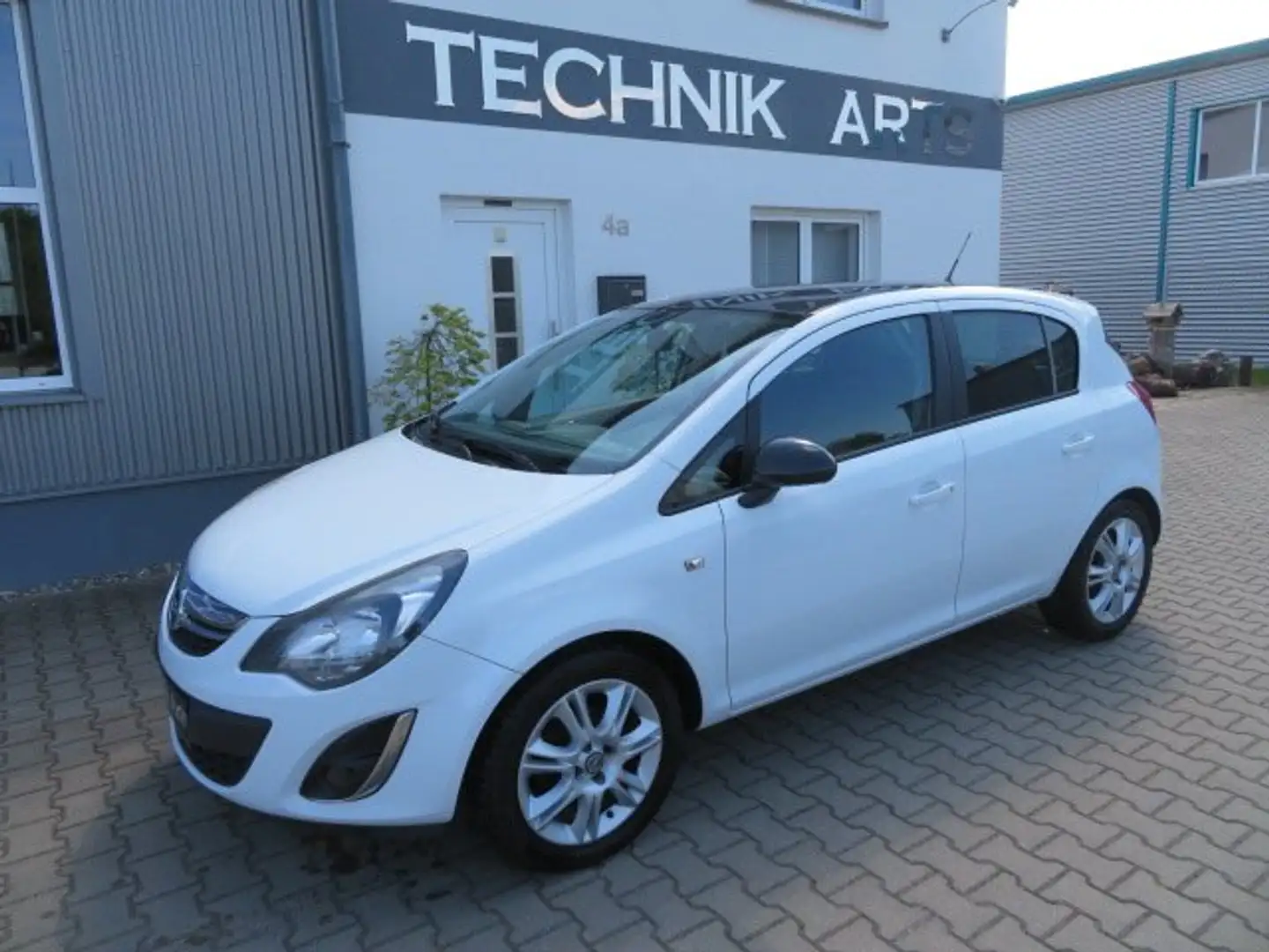 Opel Corsa 1.4 16V Color Edition TÜV bis 11/26 KD neu bijela - 1