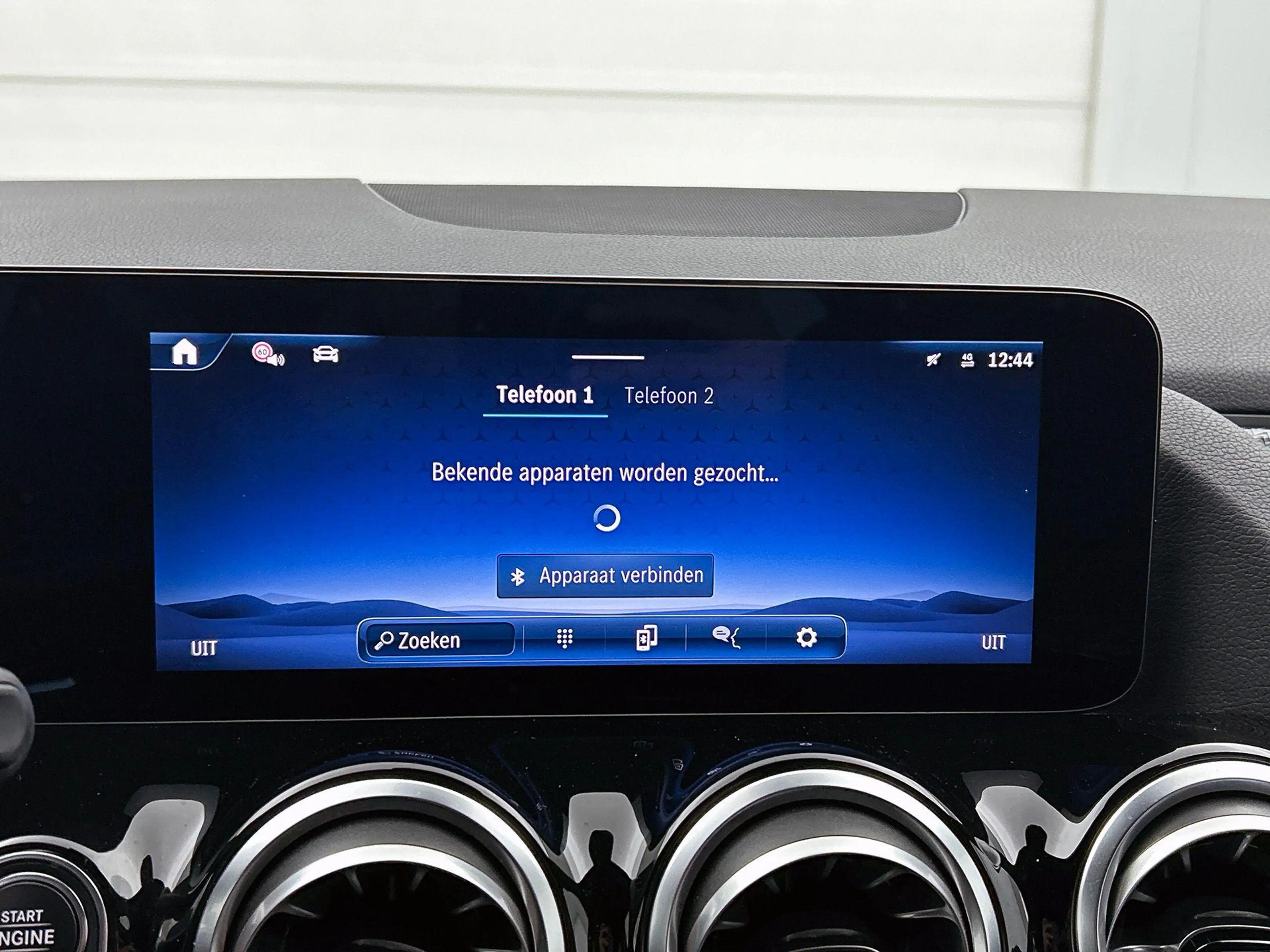 Mercedes-Benz GLA 180 GLA d AMG Line — photo 15