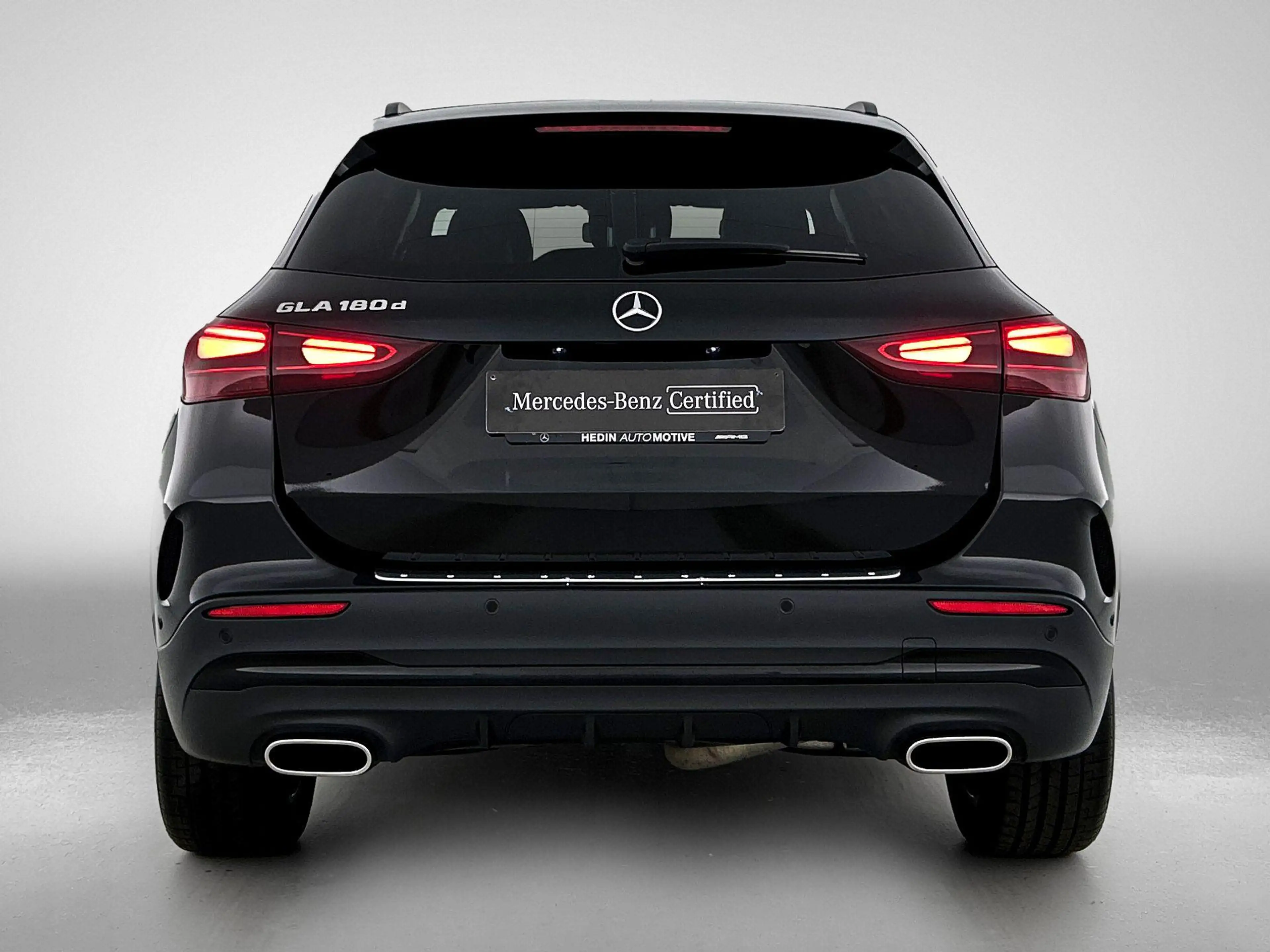Mercedes-Benz GLA 180 GLA d AMG Line — photo 7