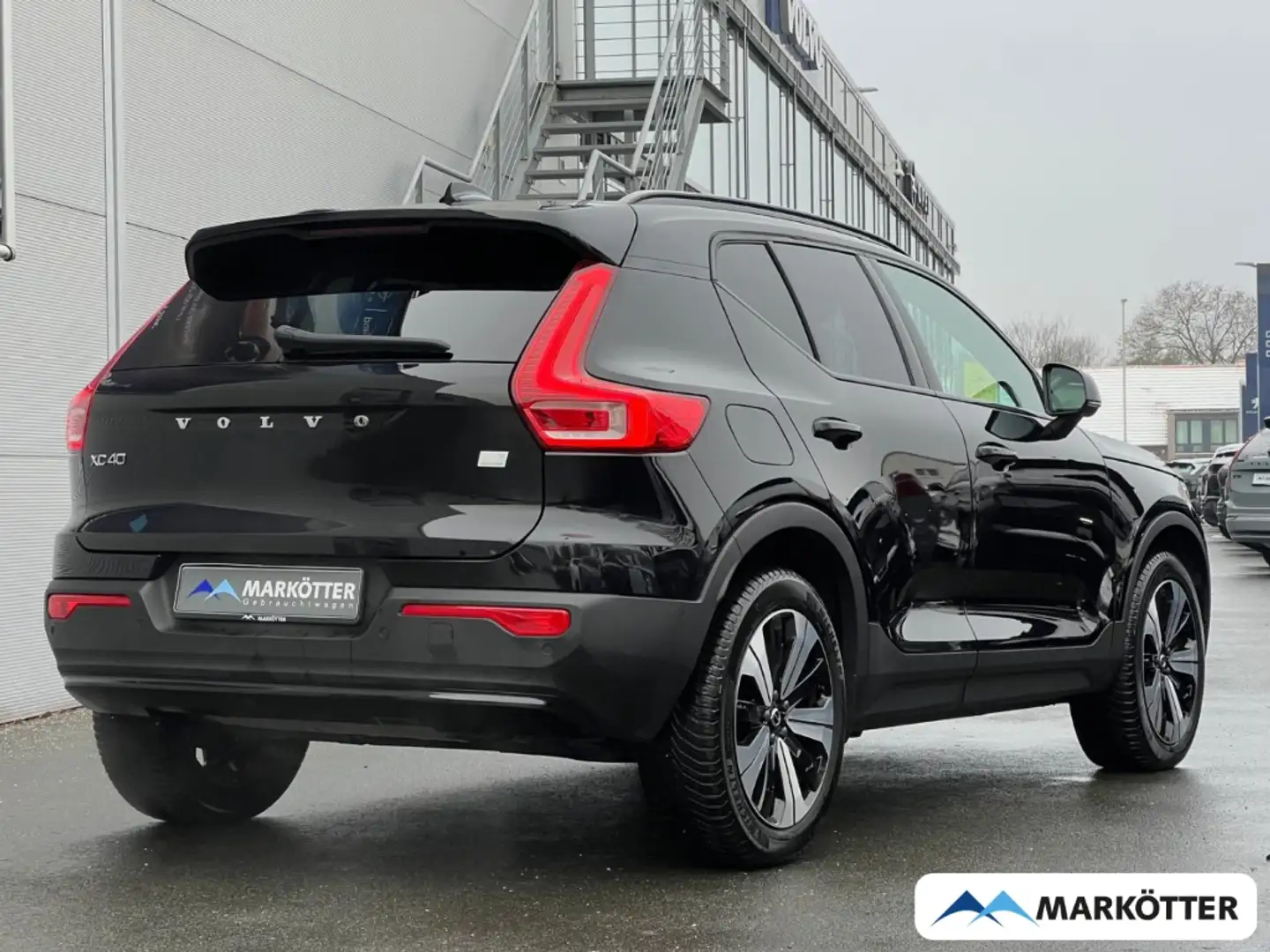 Volvo XC40 Plus Dark Plug-In Hybrid 360CAM/SHZ/BLIS Schwarz - 2