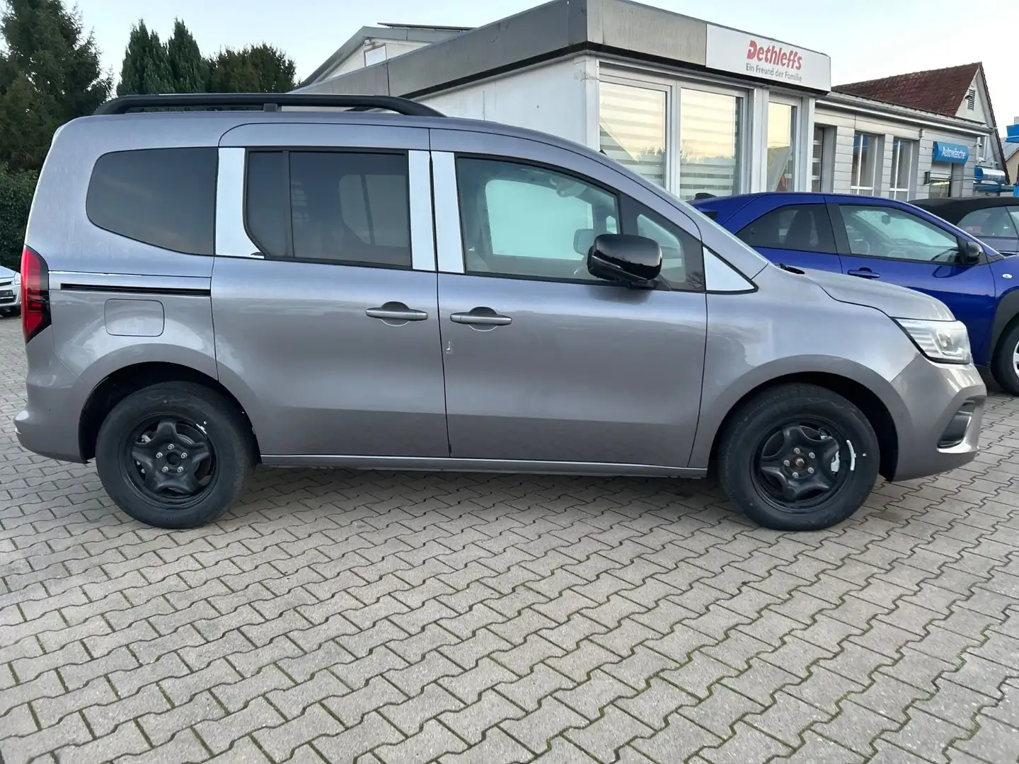 Renault Kangoo III Techno Tce130  Automatik 4+1 Sitzer Gris - 2