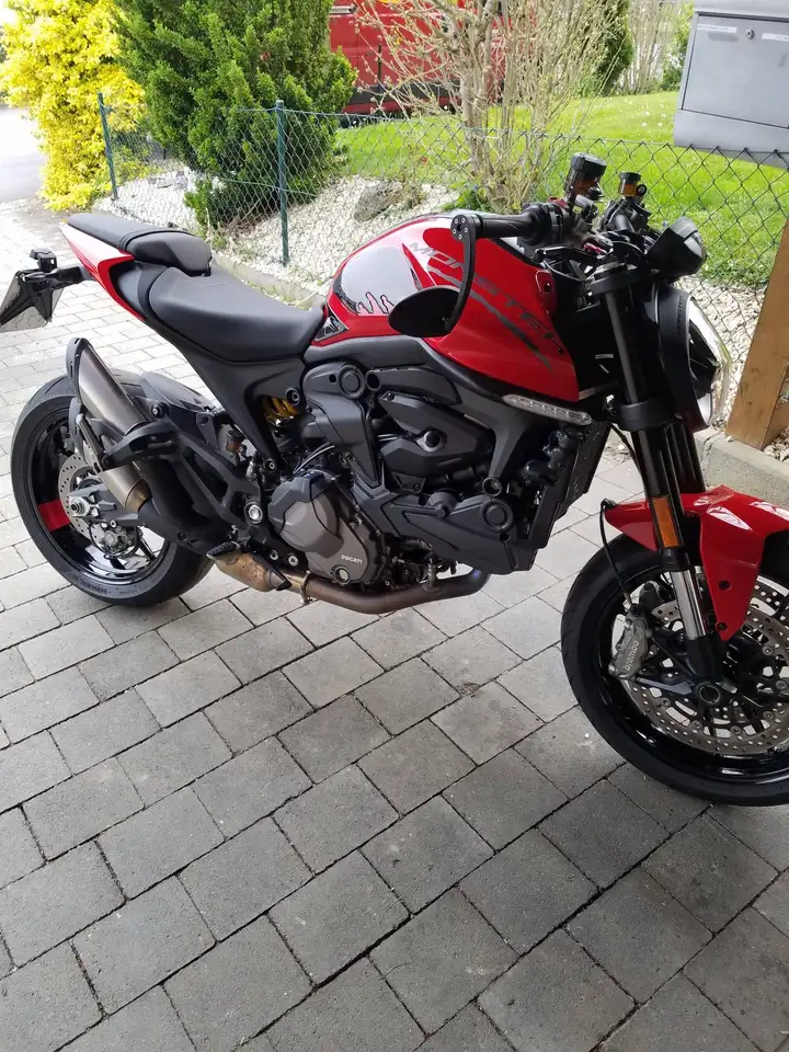 Ducati Monster 937
