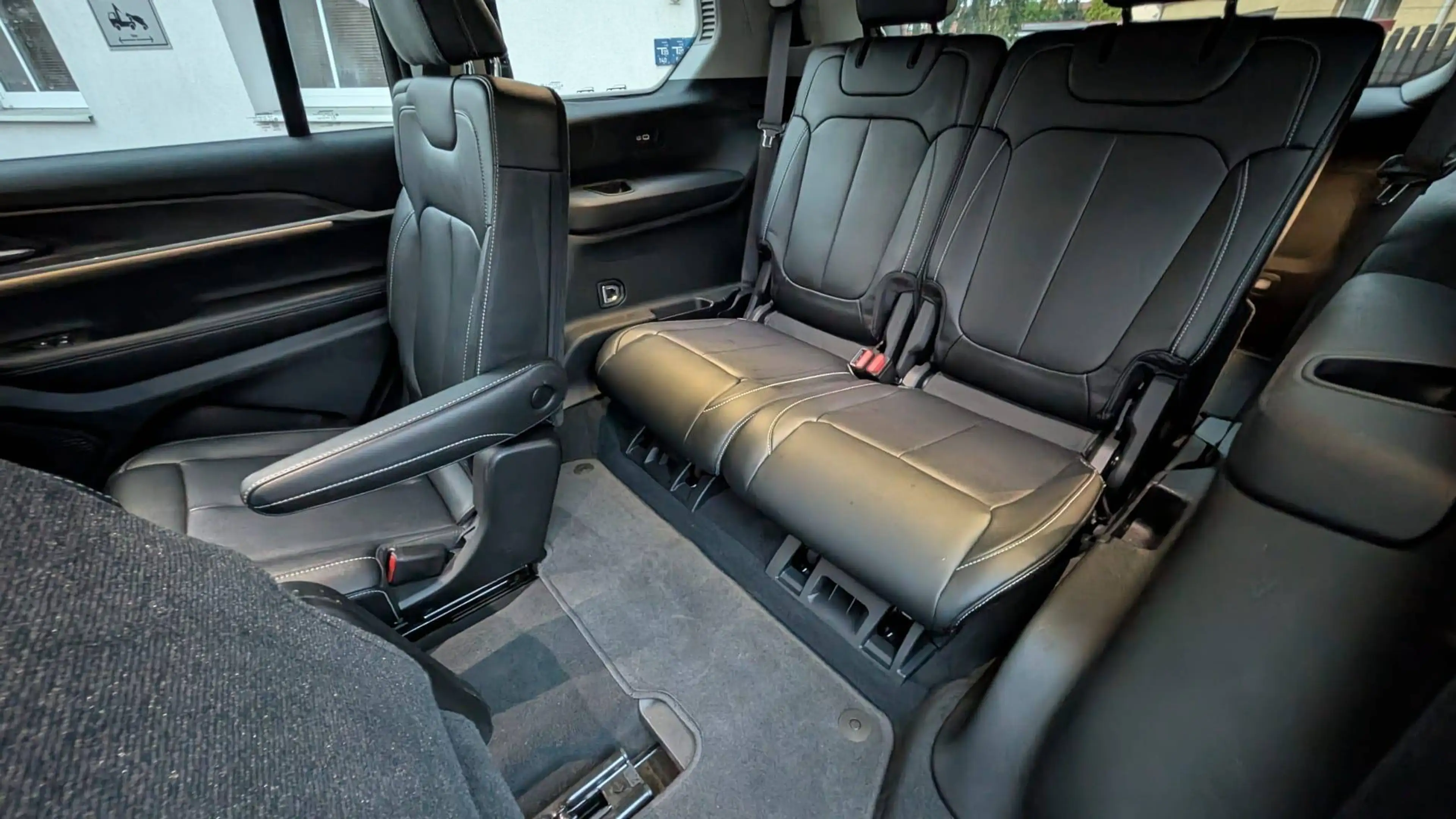 Jeep Grand Cherokee Grand Cherokee L Limited Vollausstattung — photo 8