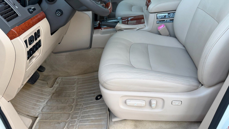 Toyota Land Cruiser 200 Executive 4.5d V8 TV 7Sitze VAT — photo 9