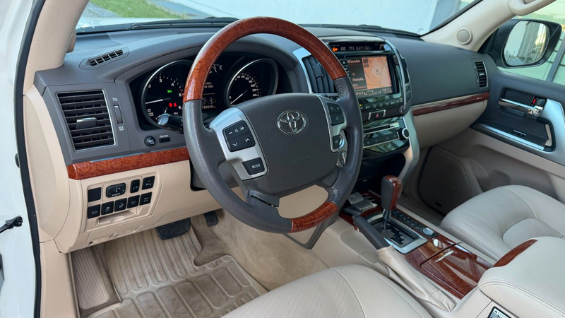 Toyota Land Cruiser 200 Executive 4.5d V8 TV 7Sitze VAT — photo 7