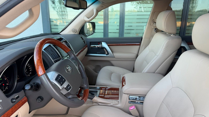 Toyota Land Cruiser 200 Executive 4.5d V8 TV 7Sitze VAT — photo 8