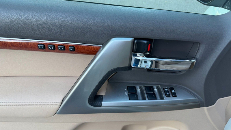 Toyota Land Cruiser 200 Executive 4.5d V8 TV 7Sitze VAT — photo 11