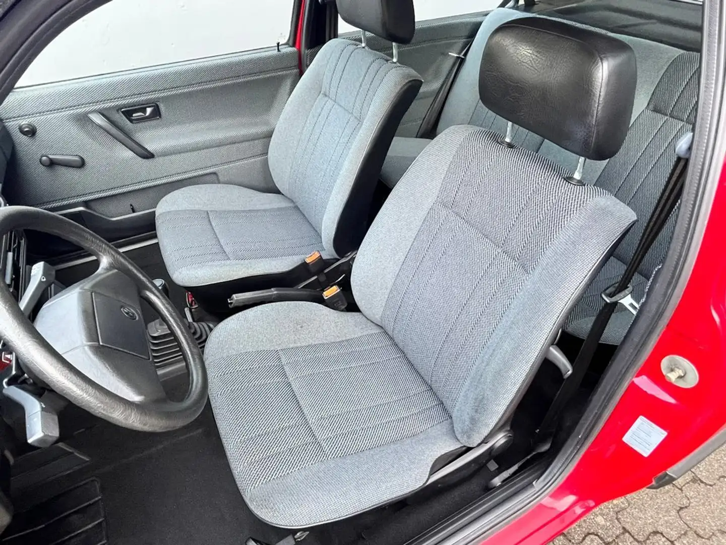 Volkswagen Golf Golf 3p 1.8 CL cat. Rosso - 2