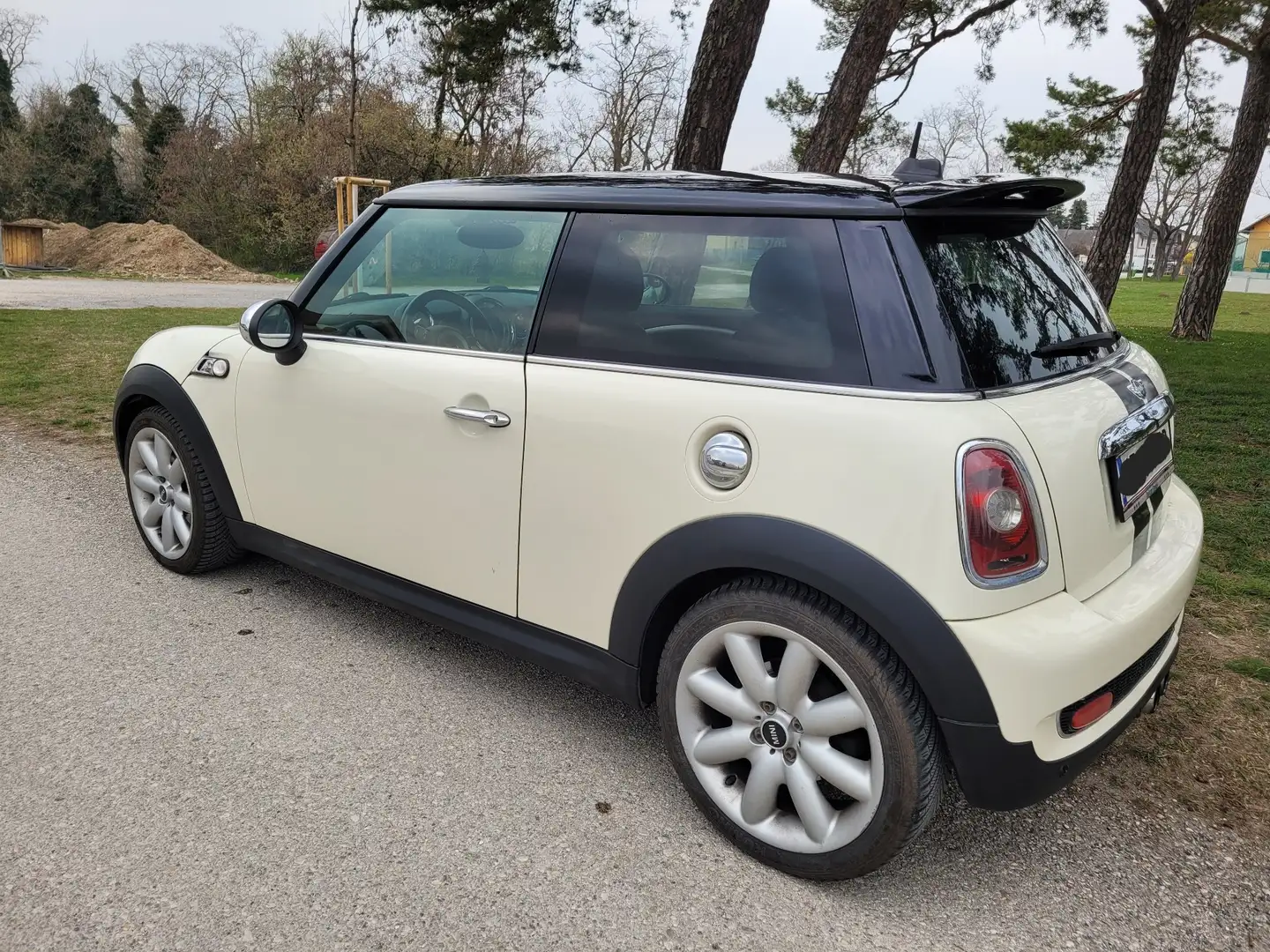 MINI Cooper S .Mini Cooper S R56 N14 1,6 Liter
Automatik Weiß - 2