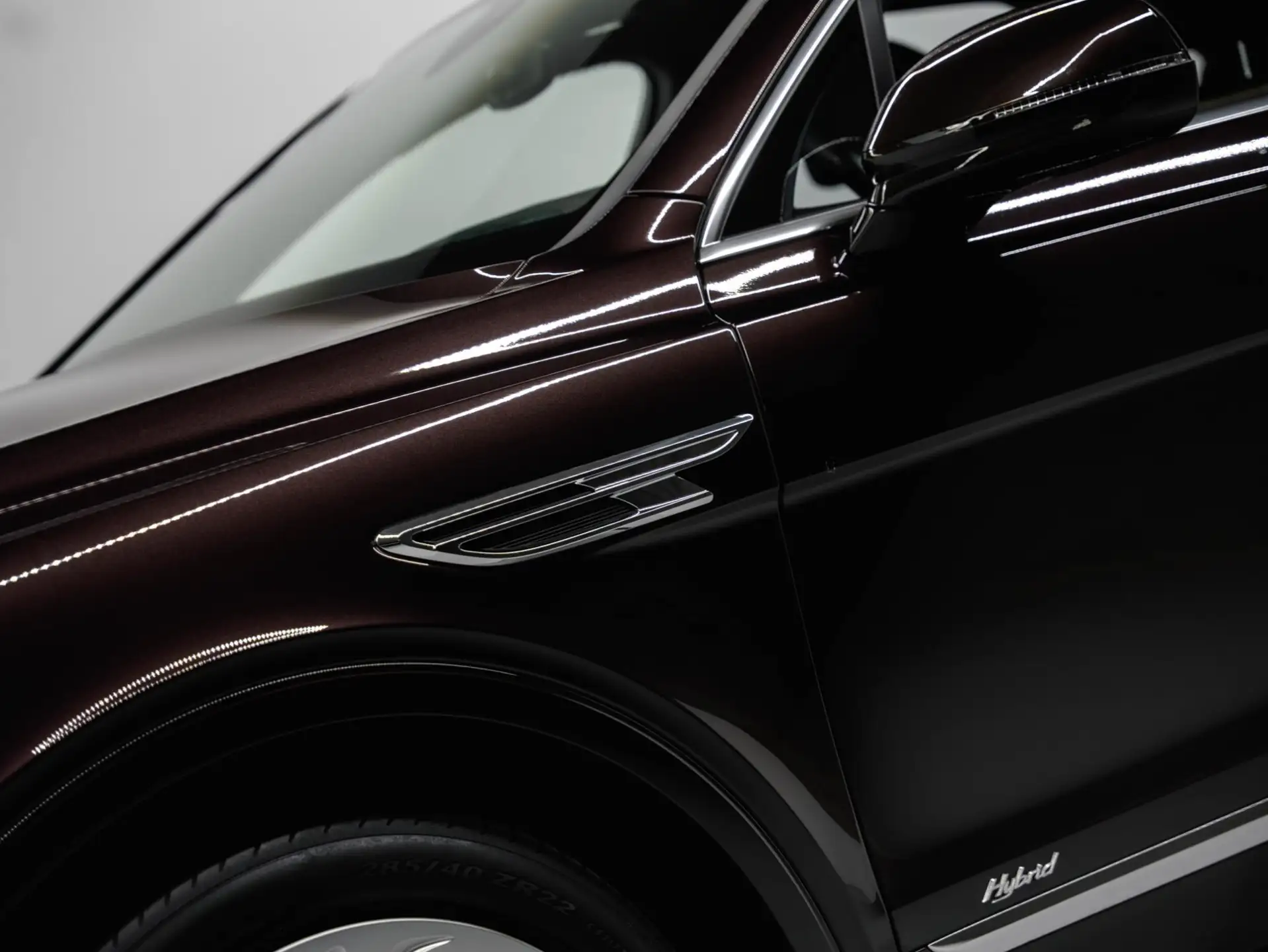 벤틀리 벤테이가 3.0 TFSI V6 Plug-in Hybrid 2022 블랙 사진 5