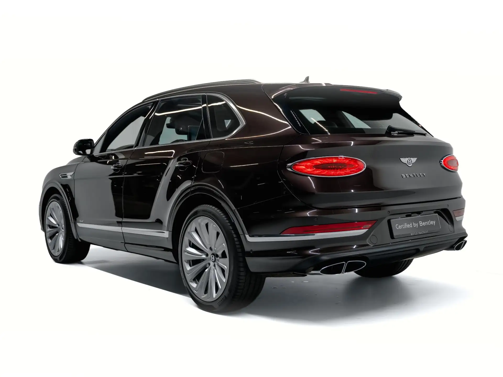 벤틀리 벤테이가 3.0 TFSI V6 Plug-in Hybrid 2022 블랙 사진 3
