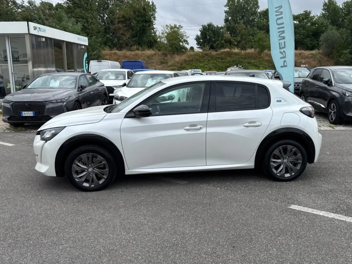 Peugeot 208 Allure Pack e 136cv Bianco - 2