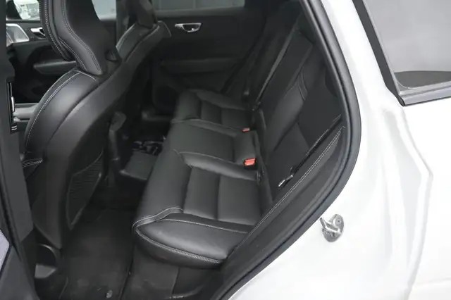 Volvo XC60 view 12