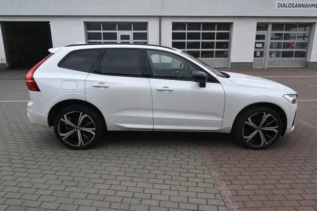 Volvo XC60 view 5