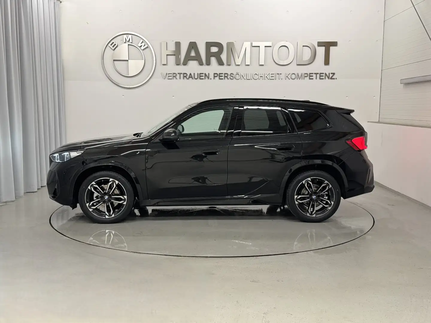 BMW X1 xDrive20d *M-Sportpaket* Schwarz - 2