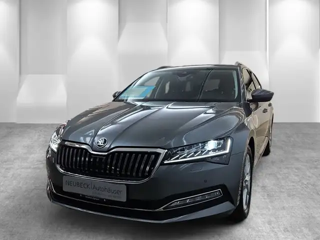 Skoda Superb Combi Style ACC REAR VIEW NAVI PDC EINPARKH