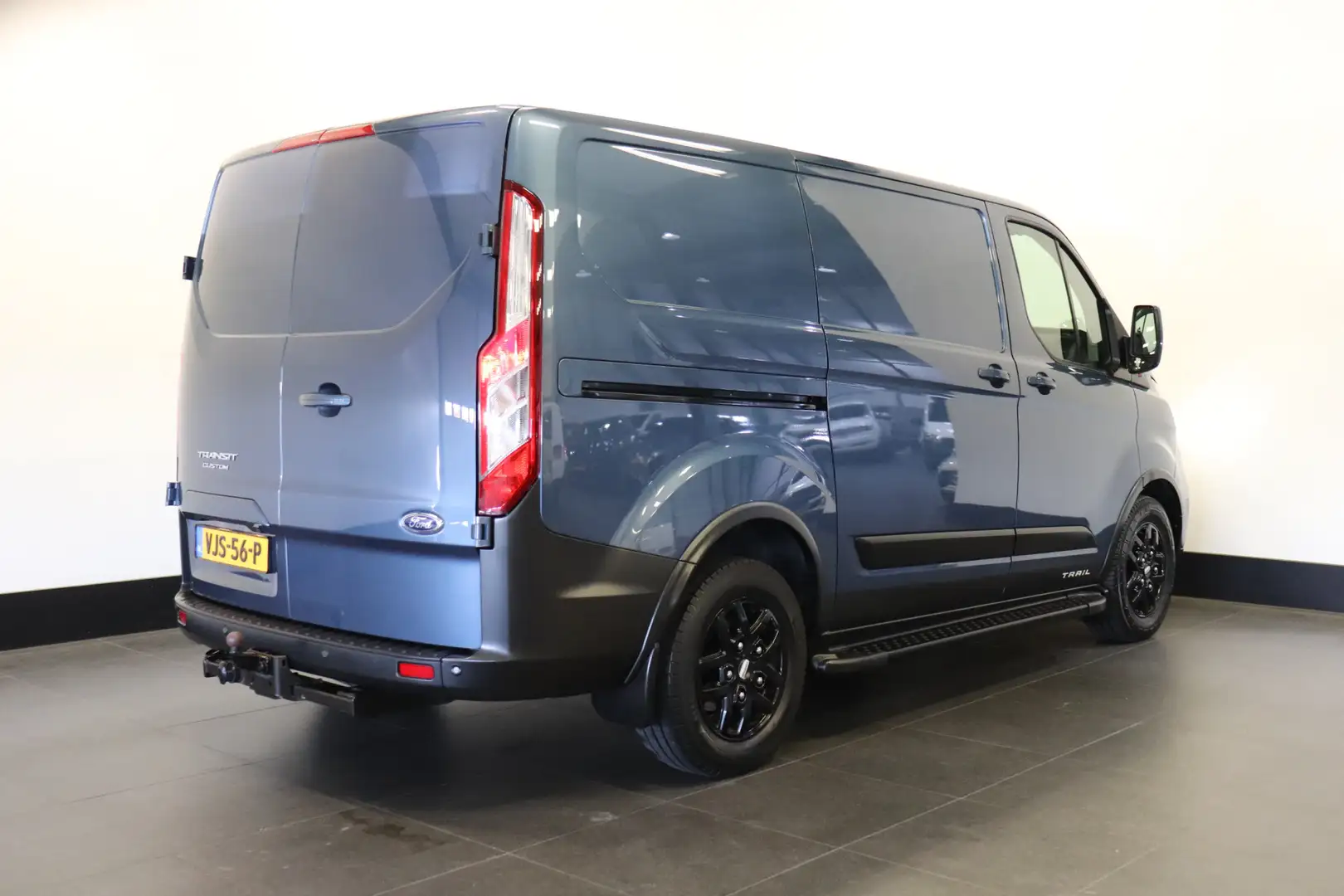 Ford Transit Custom 2.0 TDCI 130PK Trail EURO 6 - Airco - Cruise - Cam Blauw - 2