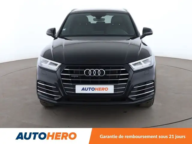 Audi Q5 view 9
