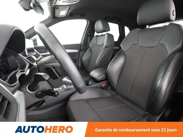 Audi Q5 view 10