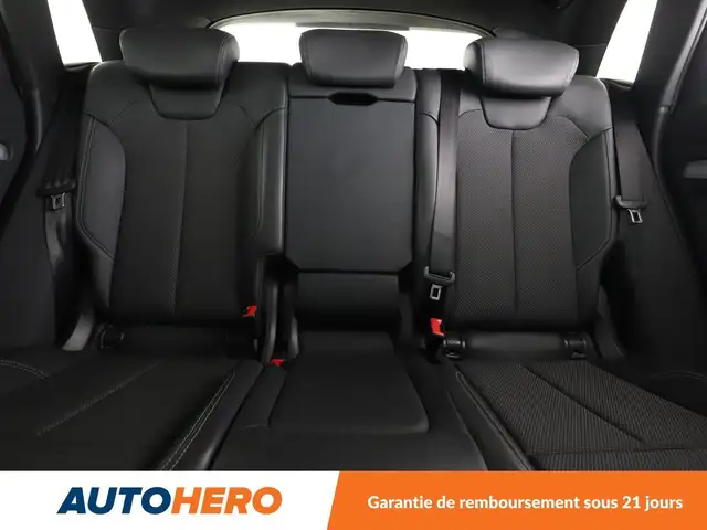 Audi Q5 view 15