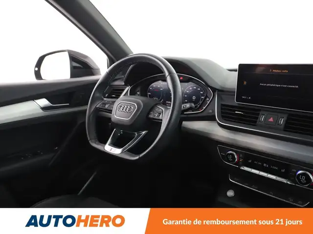 Audi Q5 view 13