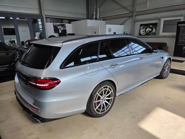Mercedes-Benz E-Class view 10